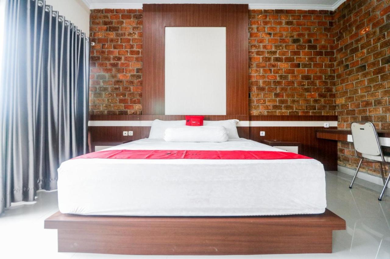 Reddoorz Plus Near Kualanamu Airport Medan Extérieur photo