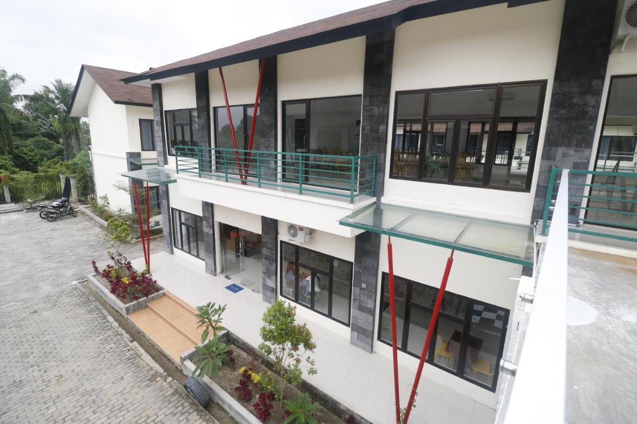 Reddoorz Plus Near Kualanamu Airport Medan Extérieur photo